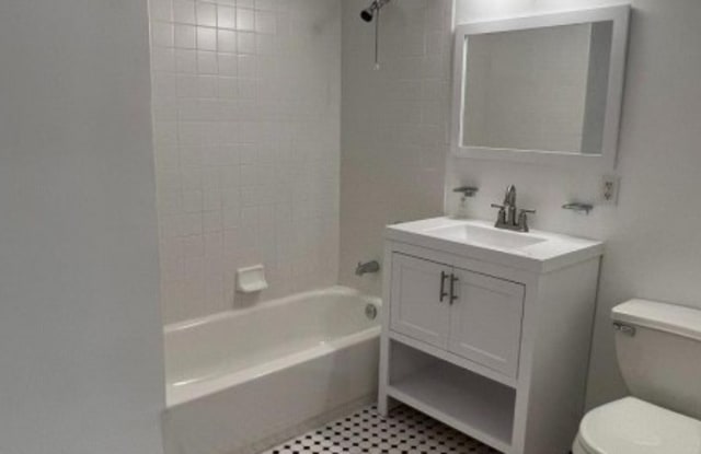 11-15 Clinton St - 11-15 Clinton Street, Newark, NJ 07102