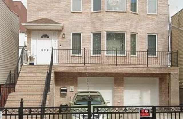 352 4TH ST photos photos