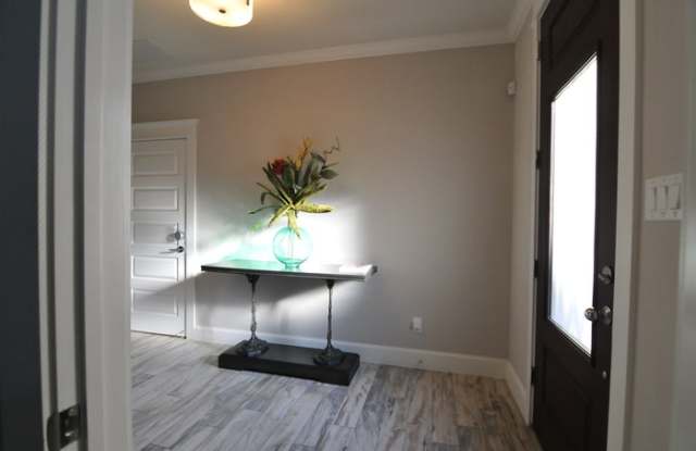 2824 Princeton Street Gallery 3