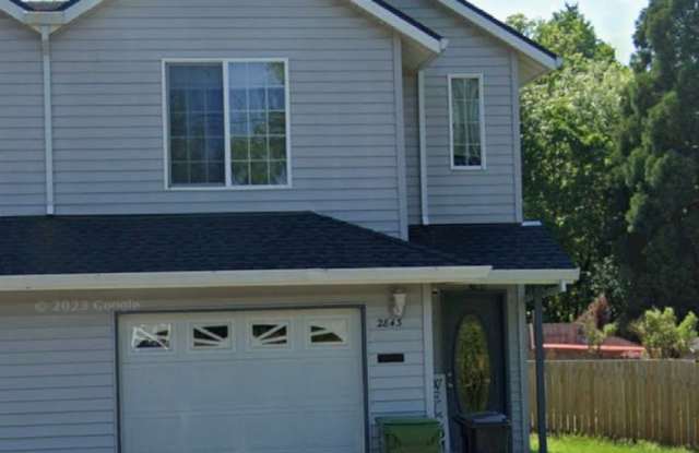 Nice Townhome - 2843 Columbia Boulevard, St. Helens, OR 97051