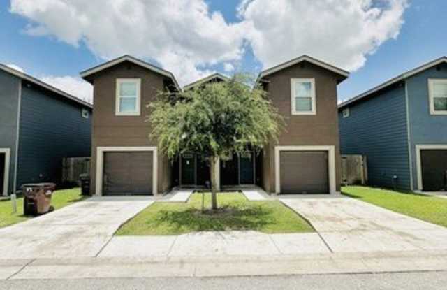 7002 Lakeview #102 photos photos