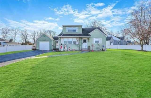72 Foster Boulevard - 72 Foster Boulevard, North Babylon, NY 11702