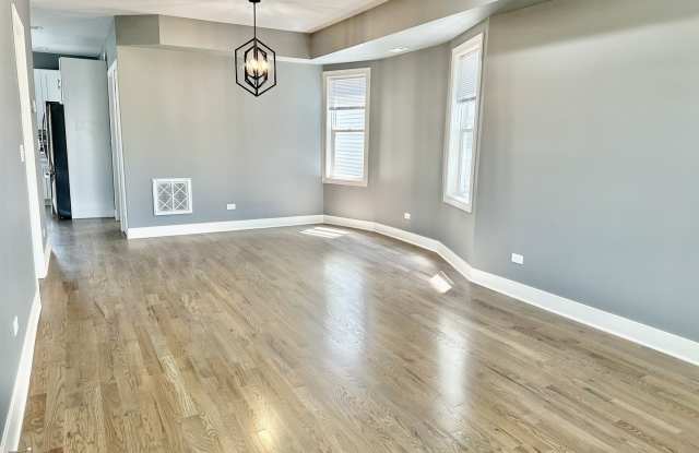2233 N Lawler Avenue Gallery 2