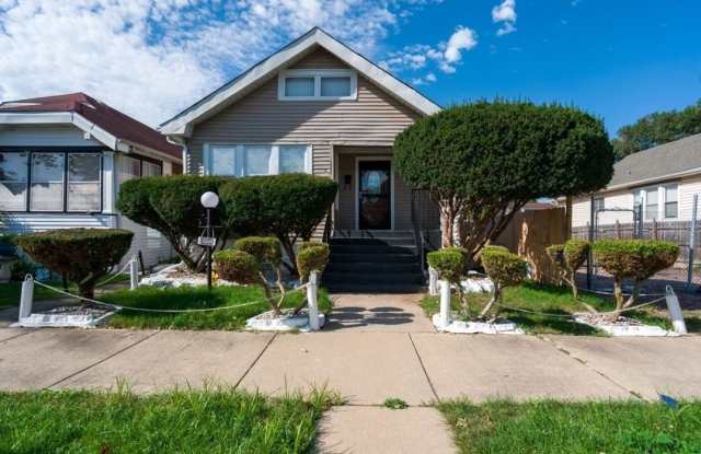 10046 S PERRY Avenue Gallery 1