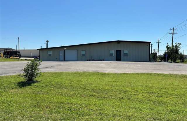 200 Holmes Drive - 200 Holmes Drive, Hood County, TX 76048