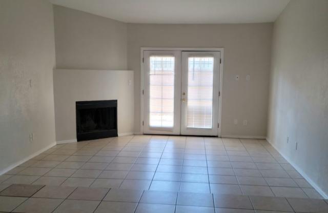 Cozy 2 Bed 2 Bath Town-home in Central Phoenix!! Gallery 3