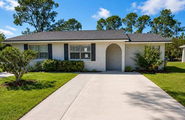 Charming 2-Bed, 2-Bath Home with Screened Lanai in Kissimmee! photos photos