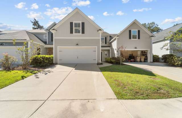 Spacious 4BR Townhome with Main-Level Primary Suite & Loft in Richmond Hill Gallery 1