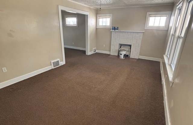 3bd Single Cash Pay/Section 8 Gallery 3