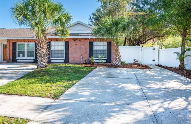 945 Burlwood St photos photos