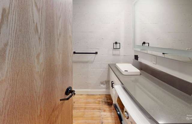 2845 Marine Drive Gallery 3