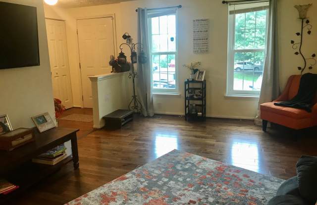 1733 CHESTERFIELD SQUARE Gallery 4