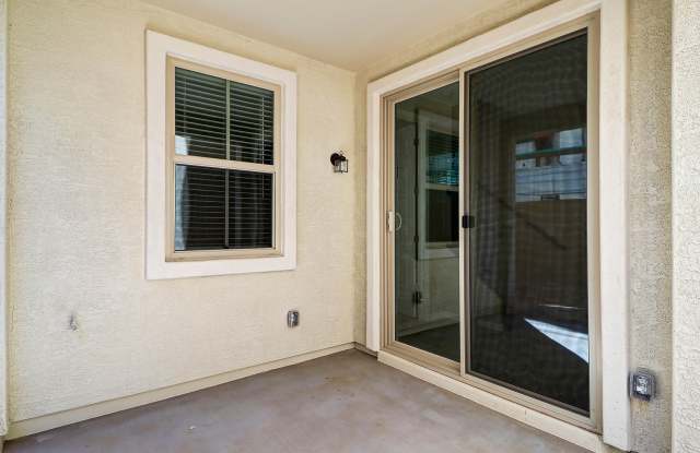 PRIDE TO LIVE, NEWER BUILT COMMUNITY IN CORE CHANDLER. MUST SEE COMMUNITY AMENITIES photos photos