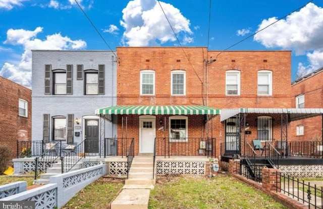 4528 EADS PLACE NE photos photos