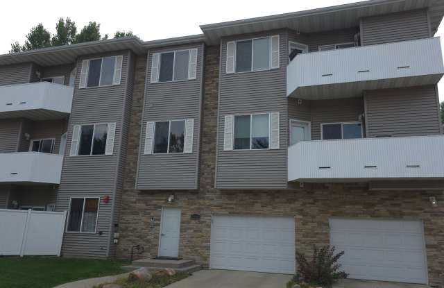 Cute 2 Bedroom Furnished Rental Gallery 1