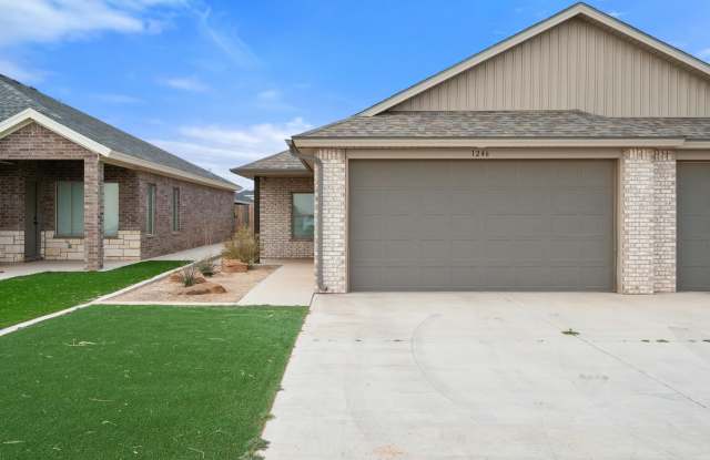 1252 N 7th Street - 1252 North 7th Street, Wolfforth, TX 79382