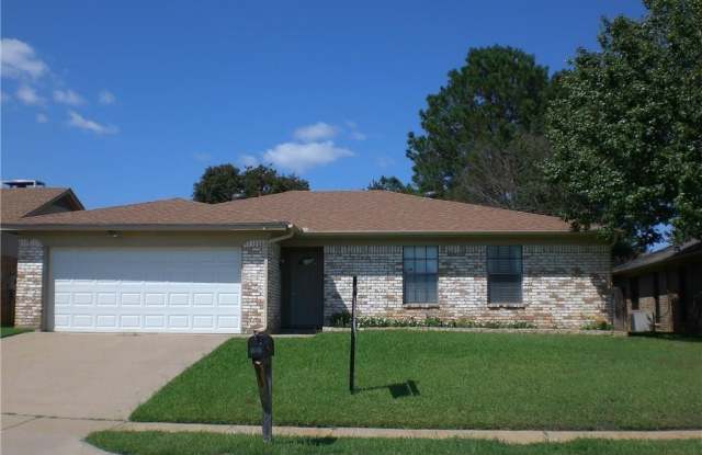817 Mountain Laurel Lane - 817 Mountain Laurel Lane, Bedford, TX 76021