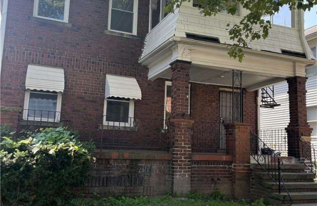 15340 Yorick Avenue unit: Lower photos photos