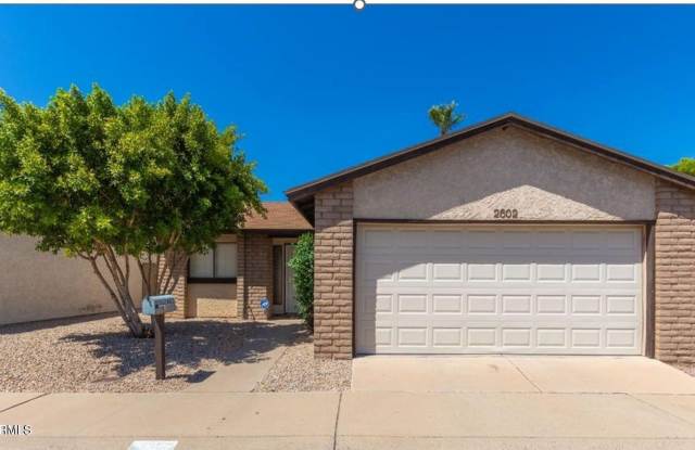 2602 W HEARN Road W photos photos