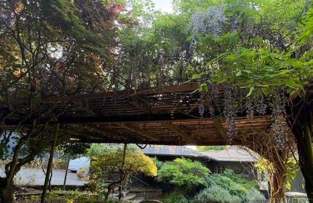 1244 N Fitch Mountain Road Gallery 4