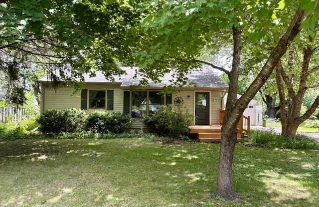 2938 Albert St N photos photos