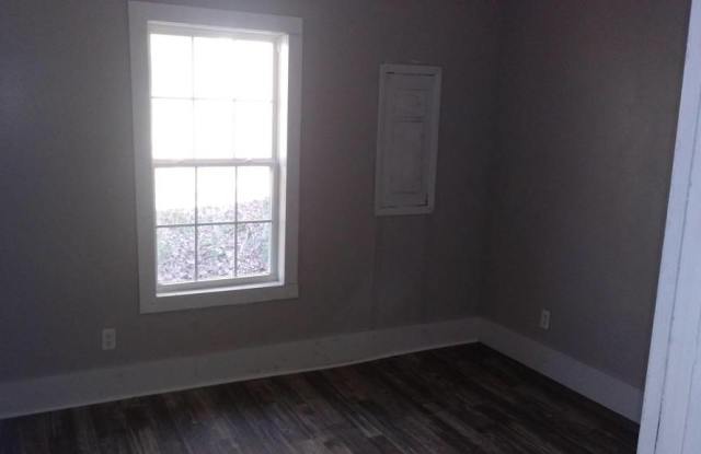 332 Ridge Avenue Gallery 4