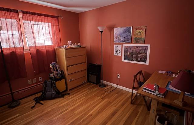 45 Sewall Drive - Upstairs Room 2 photos photos