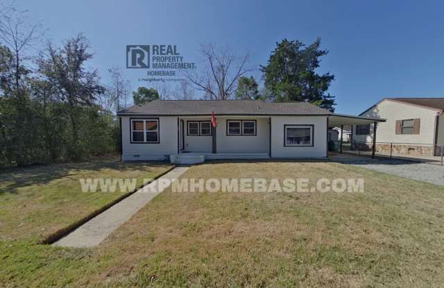 3/2 NICEVILLE BEAUTY | Fully Updated  Close to Eglin AFB! - 208 2nd Street, Niceville, FL 32578