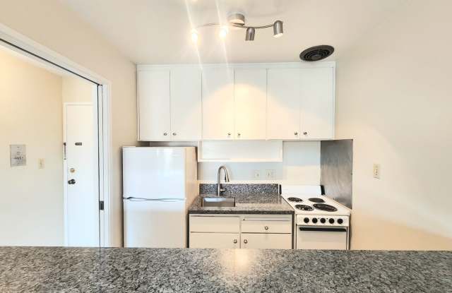 Woodlake Studio - 833 North Humboldt Street, San Mateo, CA 94401