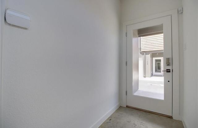 2310 N Carroll Avenue Gallery 2