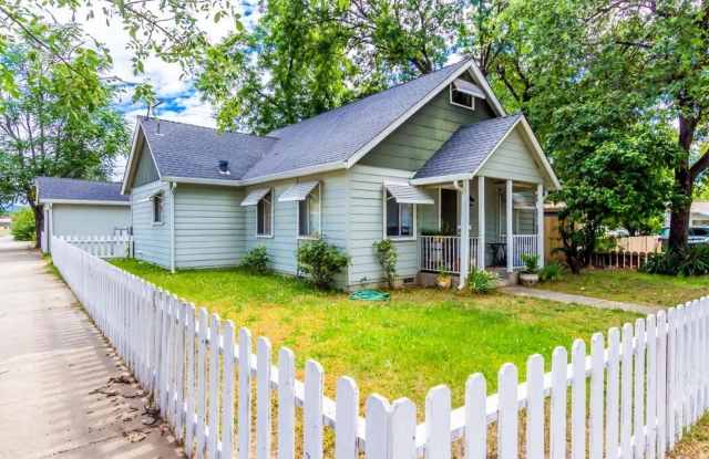 CUTE 2 BED 1 BATH HOUSE WITH A LARGE LOFT photos photos