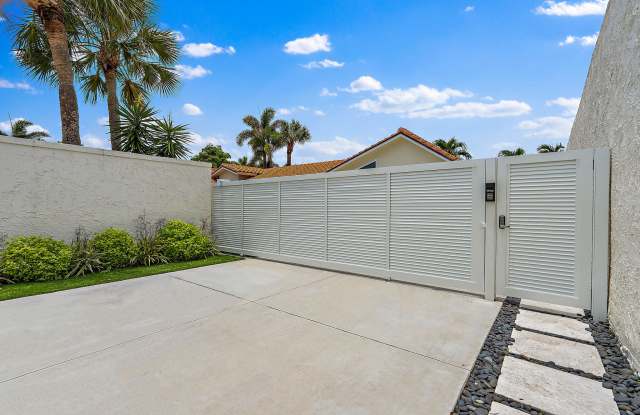 105 W Tarpon Lane Gallery 3