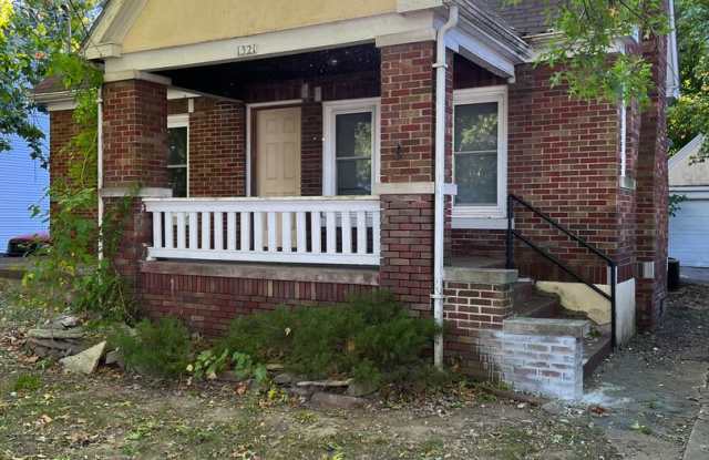 Get excited!! You found your new home! - 1321 North Main Avenue, Springfield, MO 65802