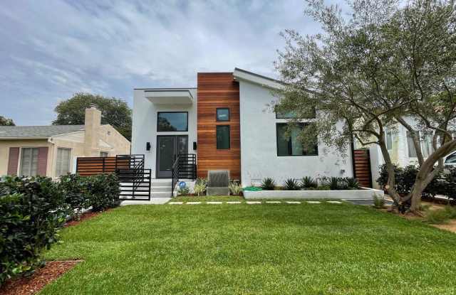 Newer Built Contemporary-Located in one of LA’s most desirable areas, minutes to Beverly Hills, Westwood, Century City Mall, Fox Studios and just blocks from the new Google/YouTube complex Gallery 3