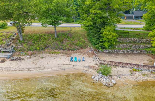 Beautifully Remodeled West Bay Home with Water Access! Gallery 3