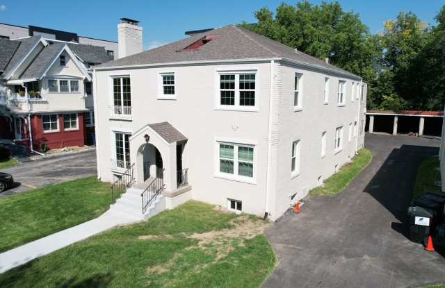 3 Bedroom 3 Bath Townhome Available Now! Gallery 3