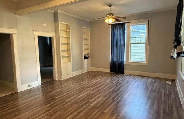 Gorgeous 2 Bedroom in Highland Duplex Gallery 3