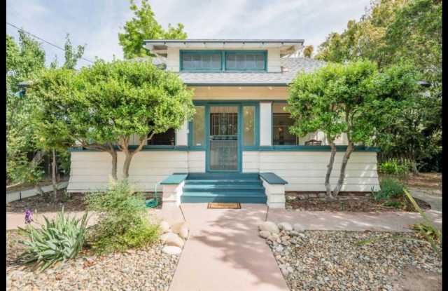 Charming 2BR House in Clovis photos photos