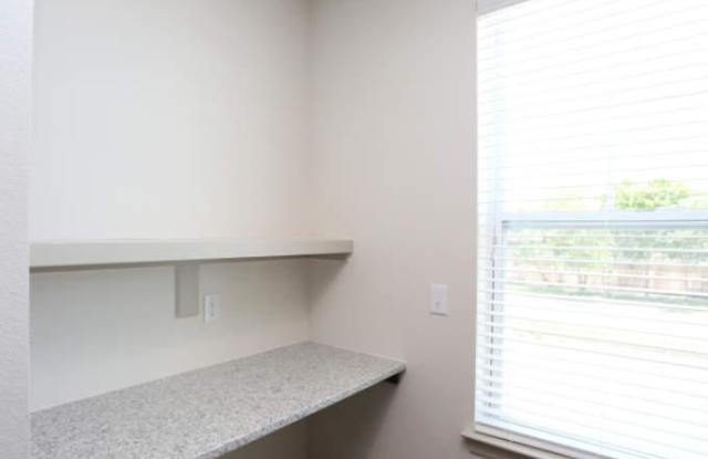 12440 Dessau Rd photos photos