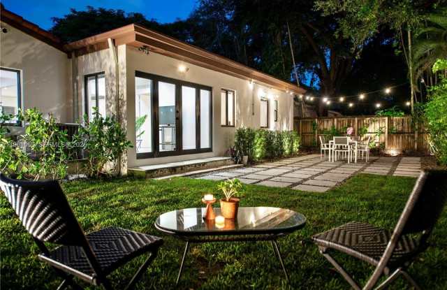 360 NE 87th St photos photos