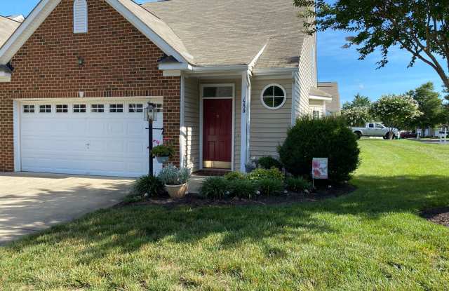 Beautiful End-Unit Townhome – 3 Bedrooms, 2.5 Baths, oversized garage photos photos