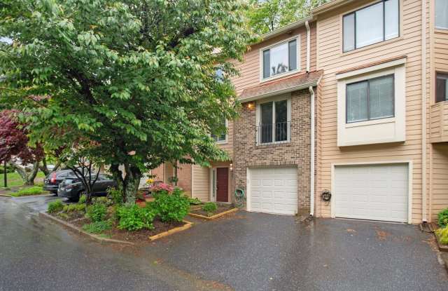 3 Bed 2 Full Bath / 2 Half Bath - Bethesda Townhouse - Move In Ready - 10704 Mist Haven Terrace, North Bethesda, MD 20852