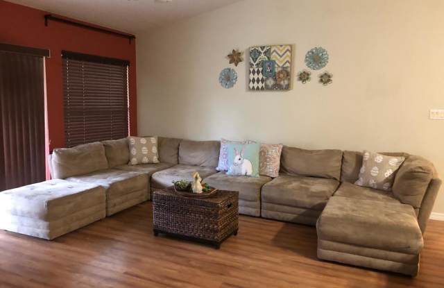 5550 Meadow Oaks Avenue Gallery 2
