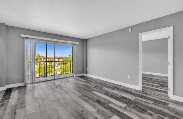 4158 Inverrary Dr #503 Gallery 4