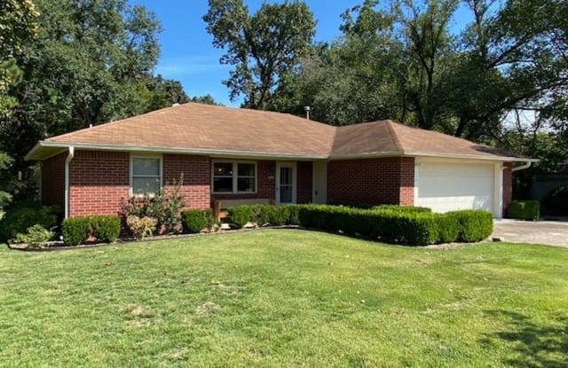 519 N F St - 519 North F Street, Rogers, AR 72756