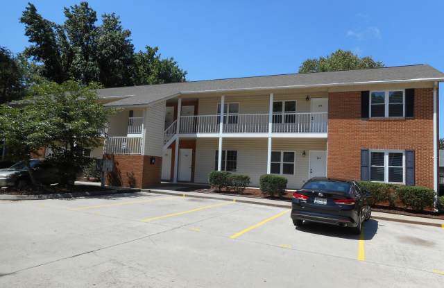 Newly Renovated - 2 Bedroom / 1 Bath Apartment photos photos