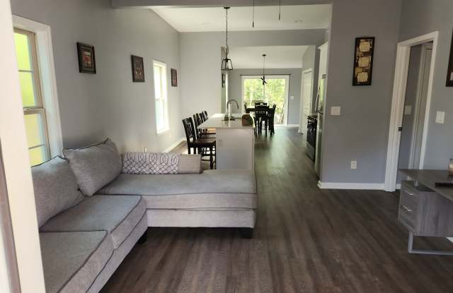 1109 Windsor Street Southwest Gallery 2