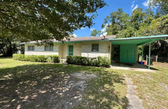 Old Time Charmer in NW Area! - 738 Northwest 25th Avenue, Gainesville, FL 32609 Old Time Charmer in NW Area! - 738 Northwest 25th Avenue, Gainesville, FL 32609