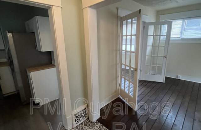 555 Brittain Rd photos photos