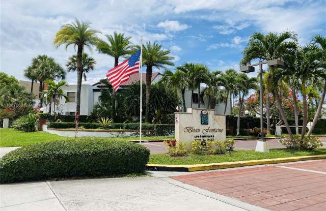 9427 Fontainebleau Blvd photos photos